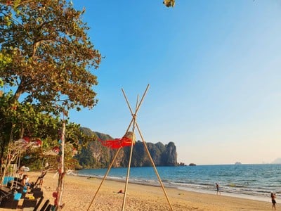 สระว่ายน้ำ/ชายหาด