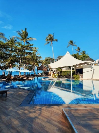 สระว่ายน้ำ/ชายหาด