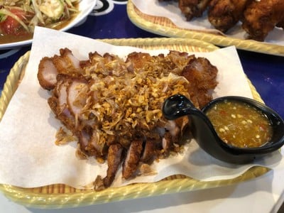 หมูสามชั้นทอดน้ำปลา