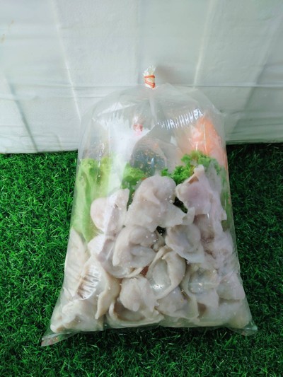 เกี๊ยวปลาลวกจิ้ม ฟรีน้ำจิ้มยำฟรี