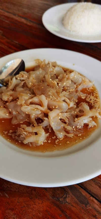 ยำแมงกะพรุนน้ำมันงา