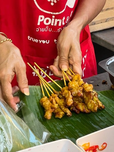 เมนูของร้าน เจ๊เอ็งหมูสะเต๊ะ ก๋วยเตี๋ยวหลอด คลองถม - วรจักร - ยศเส