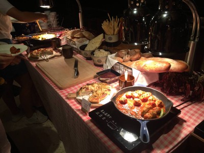 บุฟเฟ่ต์มื้อกลางวัน