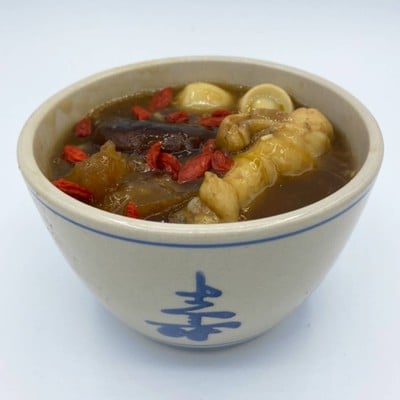 น่องไก่ตุ๋นยาจีนกระเพาะปลา เห็ดหอม