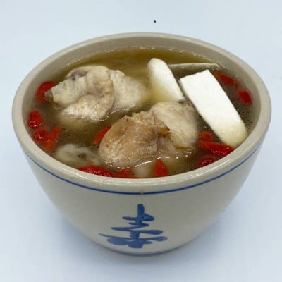 หัวไชเท้าตุ๋นซีกโครงหมูยาจีน