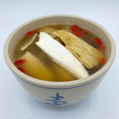 ปีกไก่ตุ๋นยาจีน