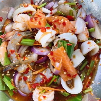 ยำสองใจ (ม่อนกุ้ง)