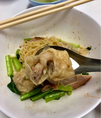 บะหมี่แห้งเกี๊ยวกุ้ง