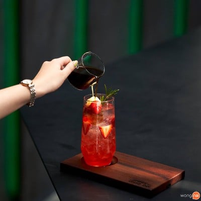 Viengping Cold Brew (95.-)
กาแฟ Cold Brew สกัดกับรสชาติของน้ำสตรอว์เบอร์รีผสมกั