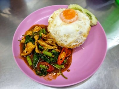 อาหาร หรือ เครื่องดื่ม