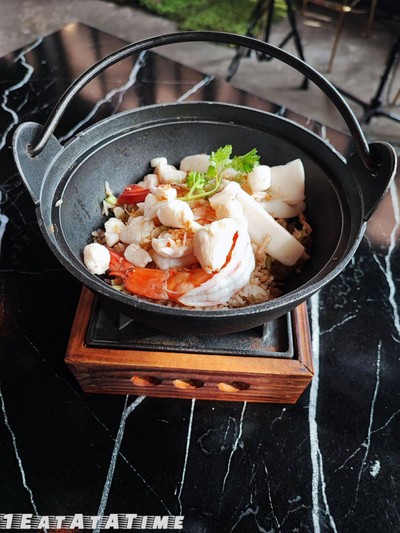 ข้าวอบทะเลหม้อไฟ
