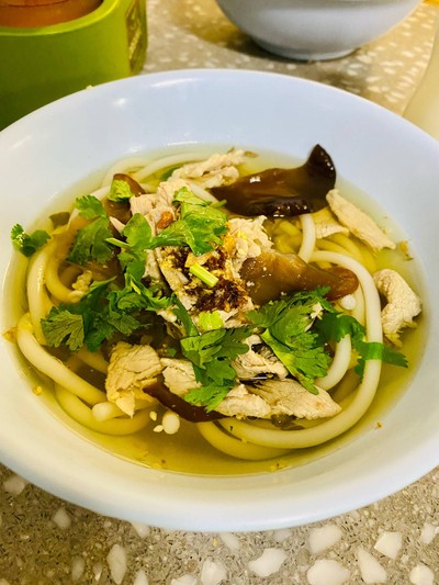 เส้นขนมจีนน้ำหมู