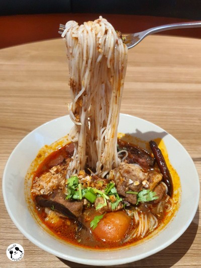 ขนมจีนน้ำเงี้ยวหมู