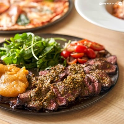Moakmai Cafe & Restaurant