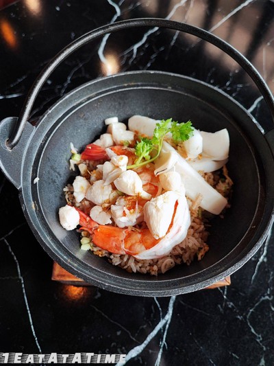 ข้าวอบทะเลหม้อไฟ