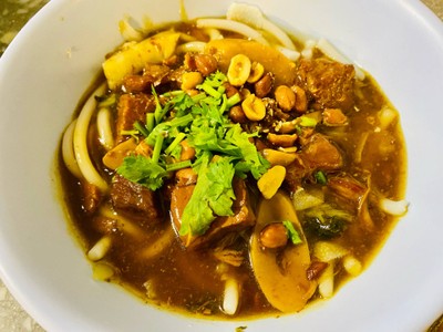 เส้นขนมจีนแห้งเนื้อ