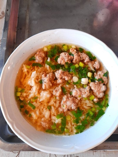 อาหารเช้า ข้าวต้มหมู รสชาติดีเลยนะ