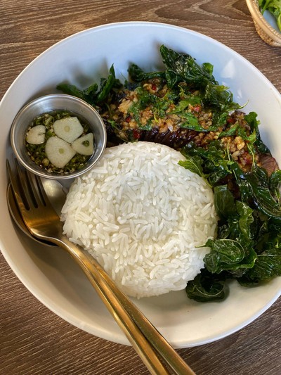 ข้าวกระเพราอกเป็ด