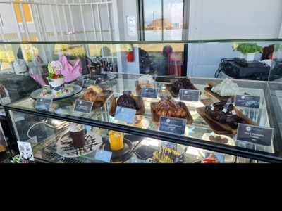 อาหาร หรือ เครื่องดื่ม