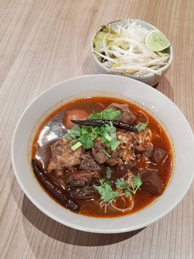 ขนมจีนน้ำเงี้ยวหมู