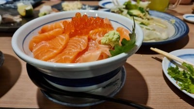 Salmon and Ikura Don