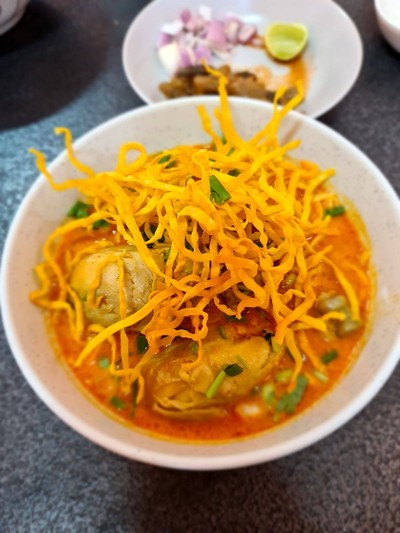 ข้าวซอยไก่