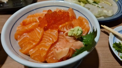 Salmon and Ikura Don