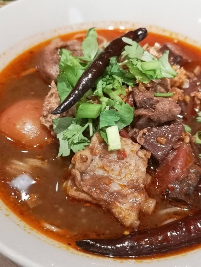 ขนมจีนน้ำเงี้ยวหมู