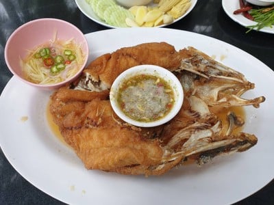 ปลากะพงทอดน้ำปลา
