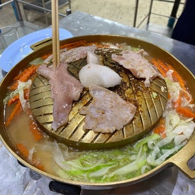 เอี่ยมโภชนา ป้อมปราบ