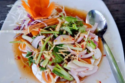 อาหาร หรือ เครื่องดื่ม