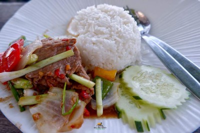 อาหาร หรือ เครื่องดื่ม