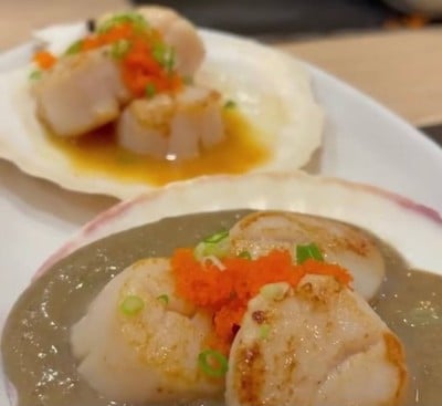 หอยเชลล์ย่างเนย