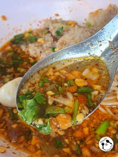 ก๋วยเตี๋ยวต้มยำ+หมูลอย