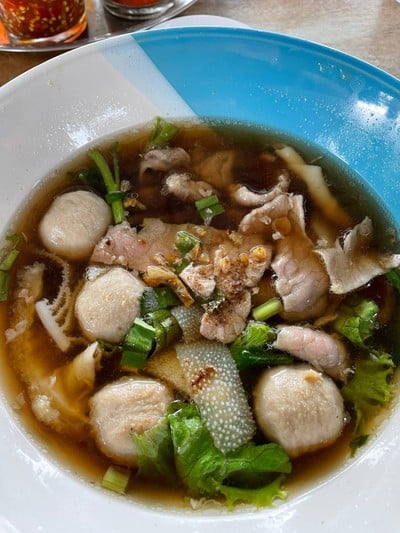 เกาเหลารวมน่องลาย พิเศษ