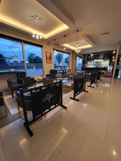 โรงแรมโฟทูซีเดอะชิคโฮเต็ล