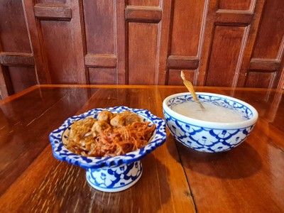 ข้าวแช่ (หมูหวาน)