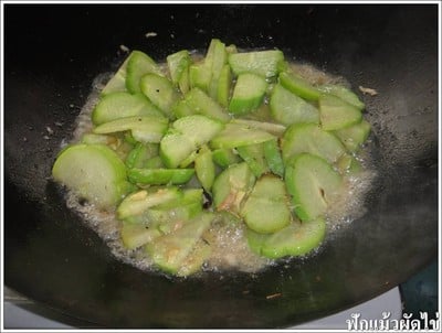 วิธีทำ ฟักแม้วผัดไข่