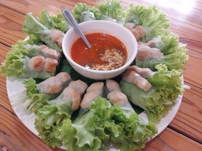 แหนมเนืองโรล