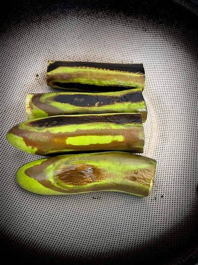 วิธีทำ ยำมะเขือยาวไข่ต้มยางมะตูม