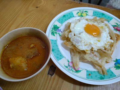 โรตีแกงเนื้อ+ไข่ดาว