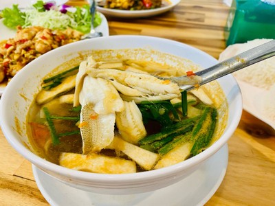 ปลาเนื้ออ่อนต้มกะปิ
