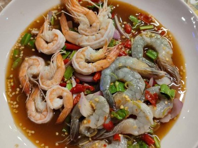 ยำกุ้งทูโทน