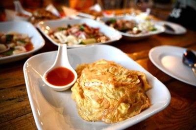 ข้าวไข่เจียวทรงเครื่อง