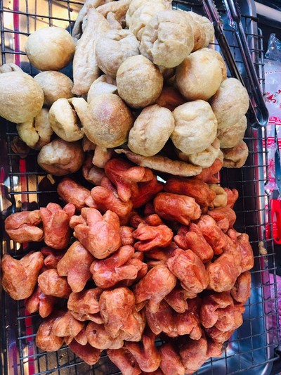 ลูกชิ้นปลาระเบิด ไส้กรอกไก่ทอด