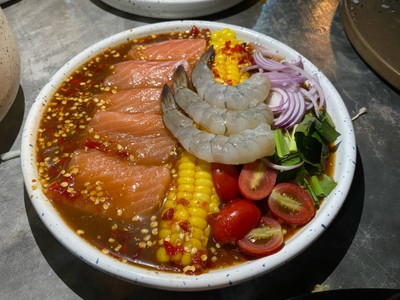 ยำแซลมอน+กุ้งสด