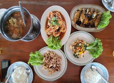 อาหาร หรือ เครื่องดื่ม