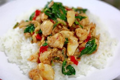 ข้าวกระเพราเนื้อปู(ไม่วิญญาณปู)