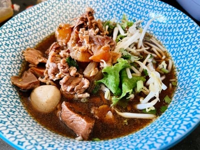 เมนูของร้าน ก๋วยเตี๋ยวเนื้อ นาย ต. รังสิต