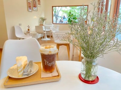 Plearn Cafe Bangpu - เพลิน คาเฟ่ บางปู บางปู
